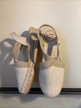 Like new - worn once! Toni Pons handmade in Spain Espadrille Sandals, Size 5